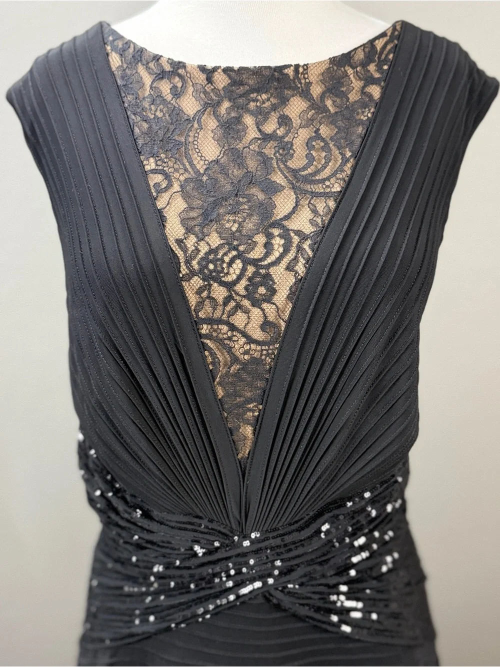 Tadashi Shoji Dress Black Sequin Lace Illusion Pleated Cocktail Sz 16